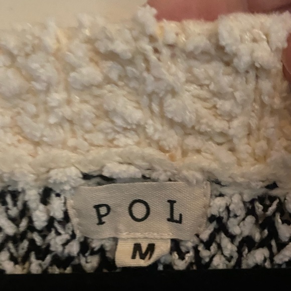 Pol Oversized Aztec Print Sweater, size Medium - Picture 4 of 9